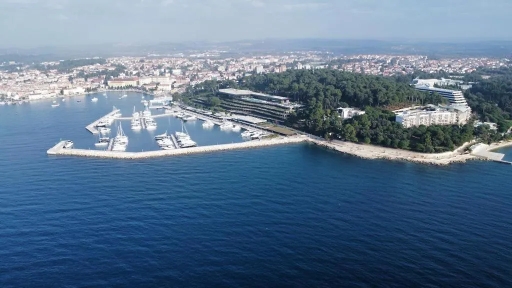 Apartment Michaela 4-Sterne & Parking Rovinj 0*,